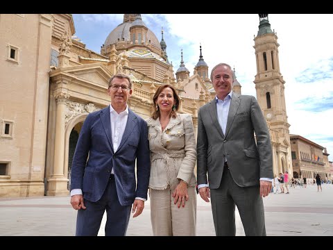 Alberto Núñez Feijóo, Jorge Azcón y Natalia Chueca atienden a los medios en Zaragoza.