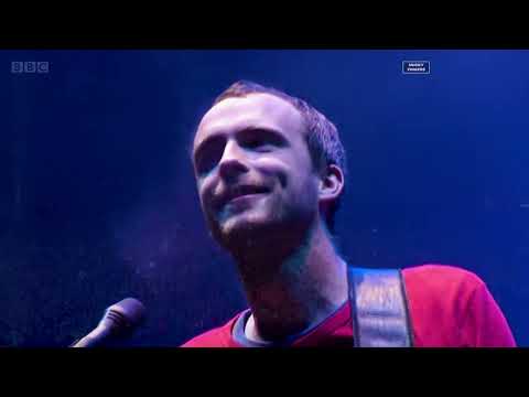 Travis - Why Does It Always Rain On Me? (Glastonbury 2000) 1080p 50fps