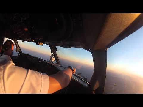 [HD] 737 Cockpit Scenes / Lyon-LFLL To Malaga-LEMG