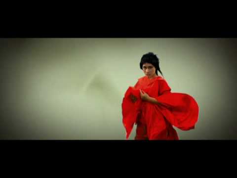 Iva Lamkum - 'Kung Fu Grip'