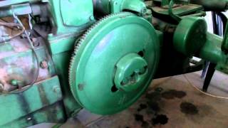 preview picture of video 'Close look at a Restored 1930s John Deere with 2 cylinders engine and added Electric Starter'