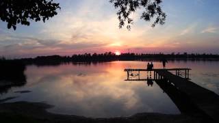 preview picture of video 'Zachód słońca w Popielewie nad Jeziorem Popielewskim'