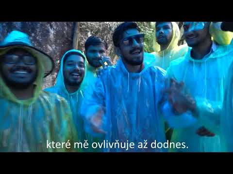 Vypravte knihu Hledání střední cesty do světa!