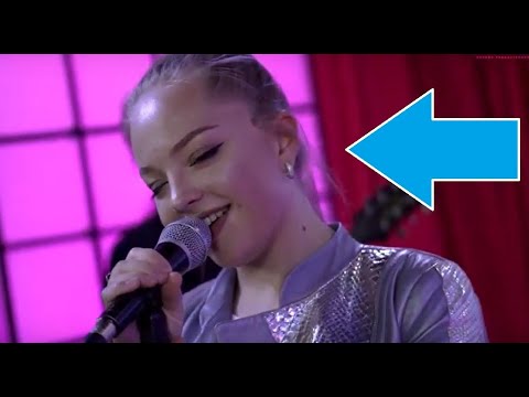 Anastasia Petrik 17 años Cantando Puertas cerradas