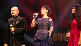 Sunidhi Chauhan &amp; Sukhwinder Singh Singing Tung Lak Live - Sarbjit Musical Eve