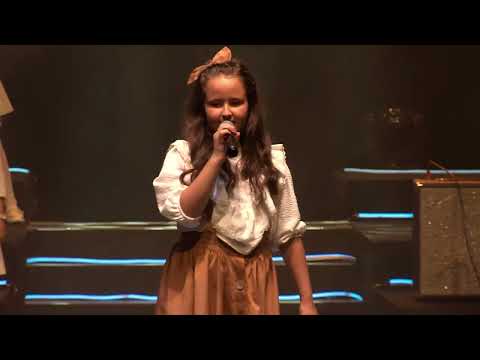 VESELO STURCE - Stefanija Sandevska - Dojdi Dedo Mraz (Official Festival Video ©2022)