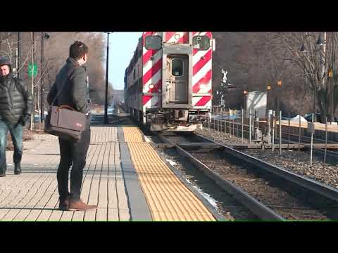 Illinois lawmaker wants to make drinking on trains officially legal