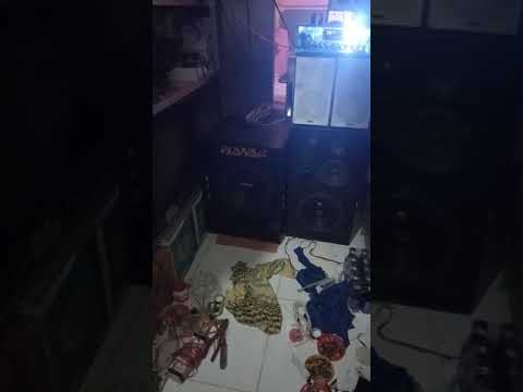 Test coba pake headset atau speker aktif nya..,, pake volume 1/4 lumayan wess horeegggg 😊