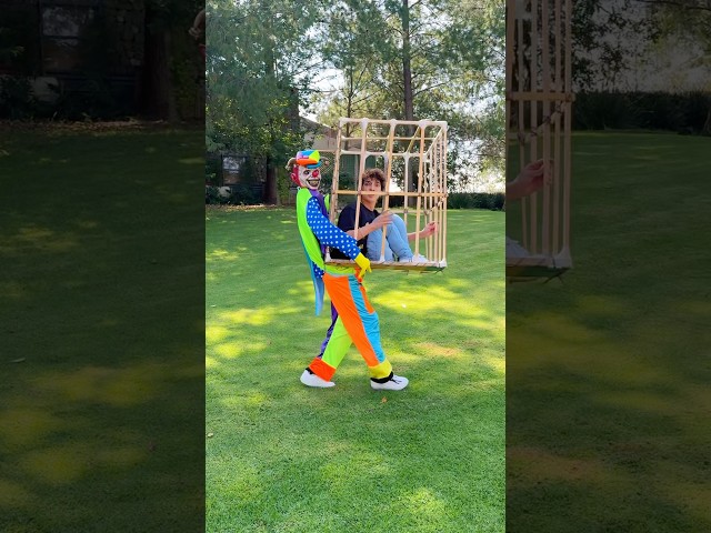 Vídeo relacionado con KOAYUBFC Capa reversible para Halloween, desiertos, oasis, camello, caravana, disfraz para bailes de máscaras, Halloween, cosplay, decoración de fiesta de cumpleaños