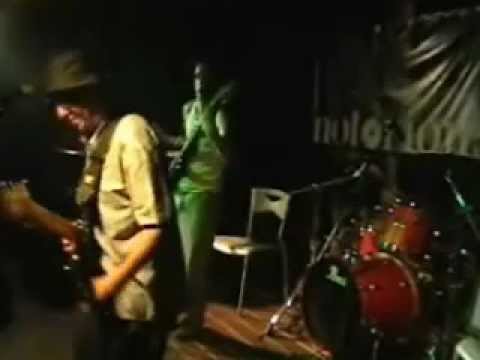 paulinho guitarra- mulher esqueleto - notorius- buenos aires-2006