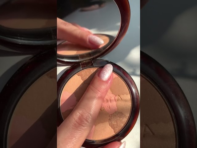 Vídeo relacionado con TERRACOTTA LIGHT Poudre Bronzante soleil léger 01-clair dor