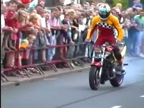 Sensationele Motor Stunt Demonstratie in Neede