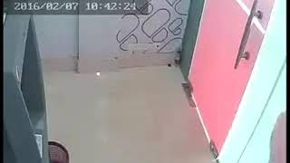 Download lagu AKSI HACKER DI ATM, TERTANGKAP CCTV mp3 Download lagu AKSI HACKER DI ATM, TERTANGKAP CCTV mp3