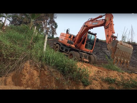 20 World's Dangerous Idiots Excavator Operator Skill - Fastest Climbing Excavator Machines Driving