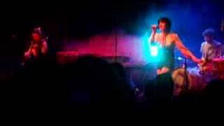 The long Blondes-Newcastle Carling 1