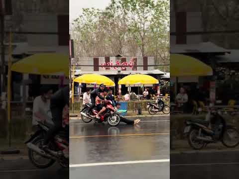 สามล้อพอทน #สงกรานต์ไทย #สงกรานต์ #อุบัติเหตุสามล้อ