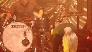 &#39;here we go again&#39; [at the drive in ending]- paramore @ the ryman 11/1