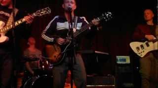 Beecake sing Ball of Earth, Hotel Cafe 2014