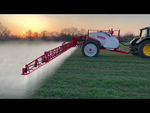 Пръскачка Agromehanika - модел AGS 2500 EN/HP с щанга 21m HP и секционен контрол в с. Узунджово