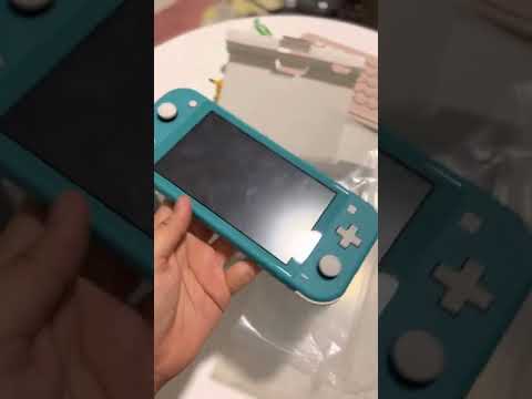 Nintendo Switch Lite - First Look Overview