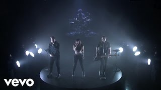 The Band Perry - Stay In The Dark (Live on The Tonight Show Starring Jimmy Fallon)