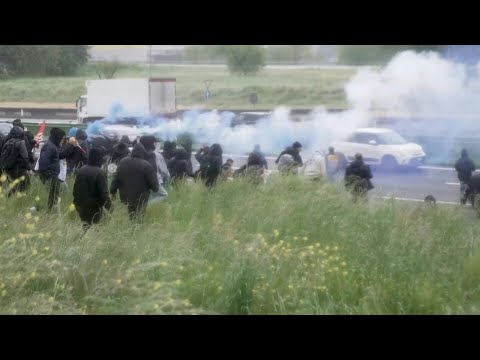 Activists protest against G7 Italy climate meet, blocking highway in Turin | AFP