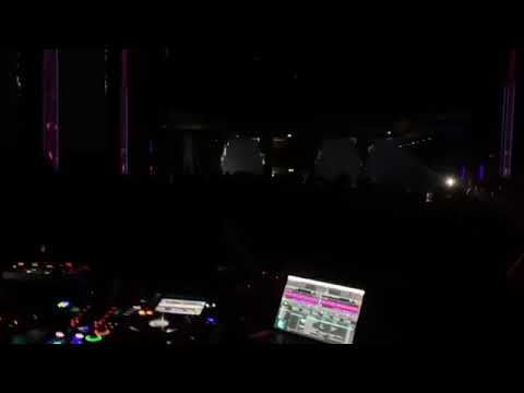 wAFF b2b Joey Daniel playing „Tomi&Kesh, Gustaff - After at Home“ at Kristal Club Bucharest
