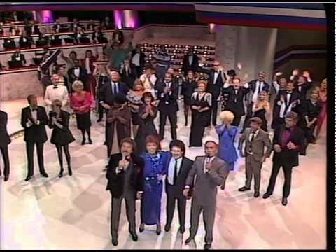 ASH:1 Michael - Joan Regan singing with Mike and Bernie Winters c. 1965 ABC