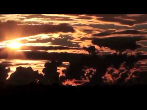 Bez Zarzutu - Z Głową W Chmurach (Mashup Video)