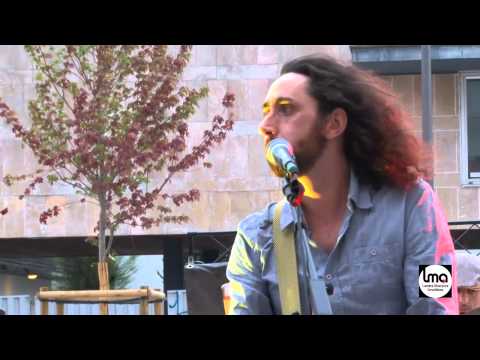 Matissyah en live pour "Garçon la note !" Juillet 2014.