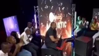 PASTEUR MOÏSE MBIYE AVEC COEUR  OUVERT PARLE DE FALLY IPUPA ET D'AUTRE MUSICIEN PROFONDE