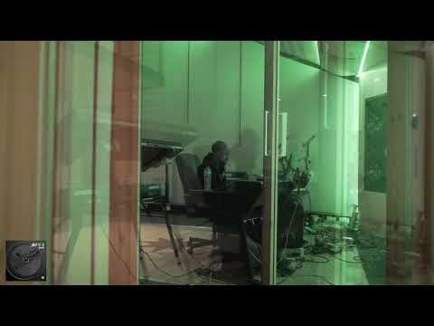 E. Mak - Big Things Ft. Big Zeeks & Diggy Ustle (Audio)