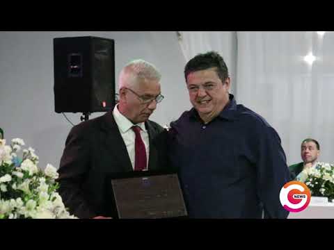 Marcelo Gomes recebe das mão de Nei Medina o Título de cidadão Sanjoanense