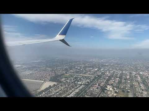 United 737-800 landing in LAX (the landing was so hard lol)