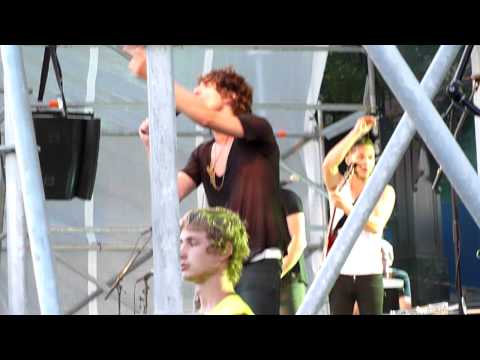 Håkan Hellström - "River en vacker dröm" - Lysekil 27 juli 2011 (HD)