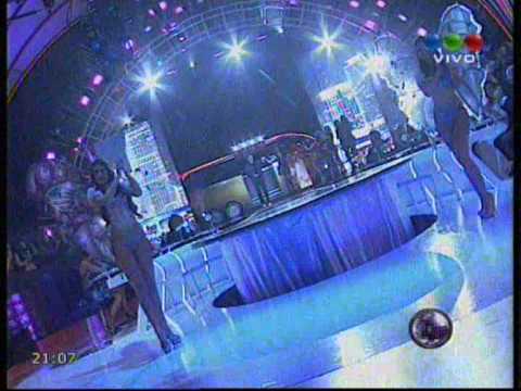 CRISTIAN U - PRESENTACIÓN EN SÁBADO BUS