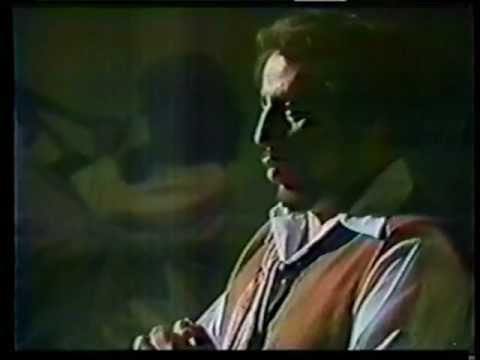 Pagliacci: "Si può? Signore! Signori!"