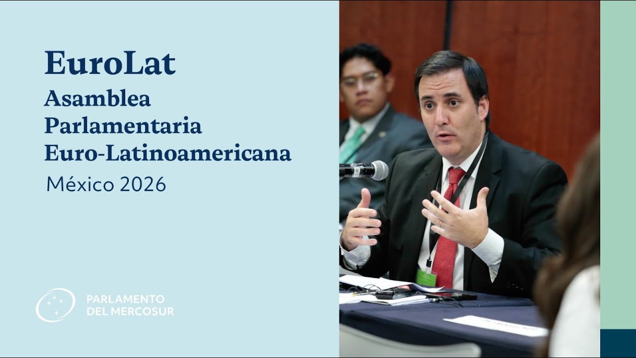 Conrado Rodríguez discursa en EuroLat