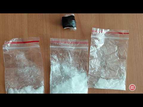 В Ревде задержали трех наркоманов с поличным