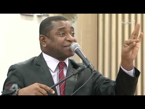 Relembrando os tempos antigos com o cantor Álvaro Tito