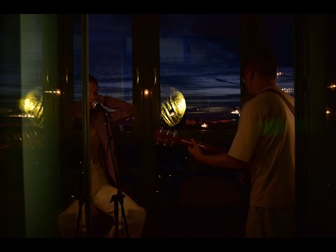 Kornell feat Neteta - Embrace of the moon (Live Acoustic Session)