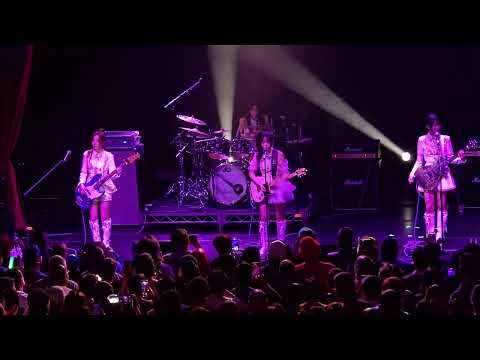 QWER (최애의 아이들) - Harmony of Stars - Rockation Tour - Los Angeles 2025 4K