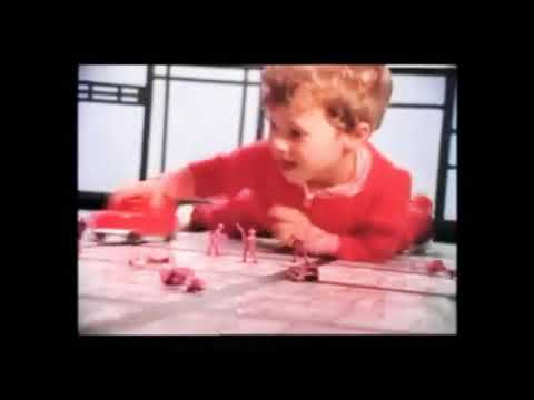 Renaldo and the Loaf- “Spratt’s Medium” (Official Video, 1981)