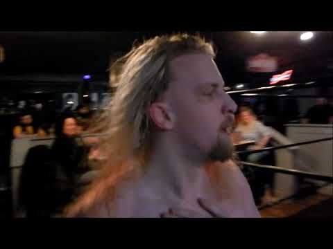 Justine Ward vs Cody Orion