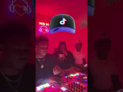 DJ VIBE X FREEMIX AND DJ VALDY FULL LIVE DERAN SAN PRAN SOUF
