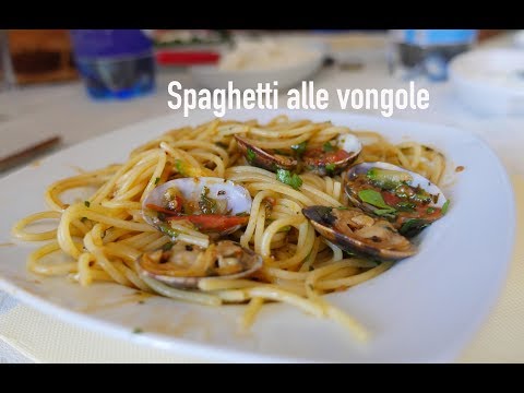 How to make Spaghetti alle vongole | Recipe from Puglia, Italy