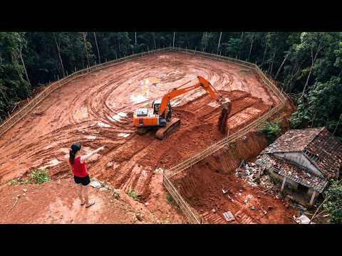 Talented Girl Operates an Excavator to Dig, Prevent Landslides for Poor Family