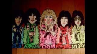 Twisted Sister - Knife in The Back (Live at Hammersmith, 1984)