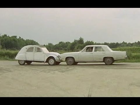 Citroën 2 CV vs Plymouth Valiant