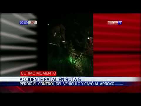 Accidente fatal en Ruta 5: Automóvil donde iba familia cayó a arroyo